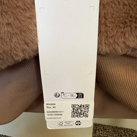 Alo Yoga Faux Fur Foxy Jacket - Picture 5 of 7